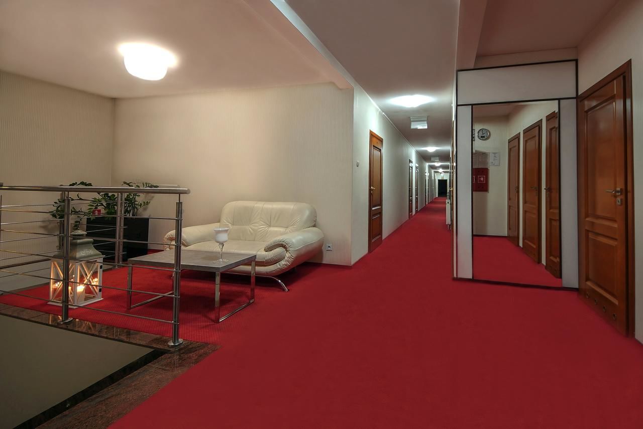 Отель Hotel Sara Kolo-19