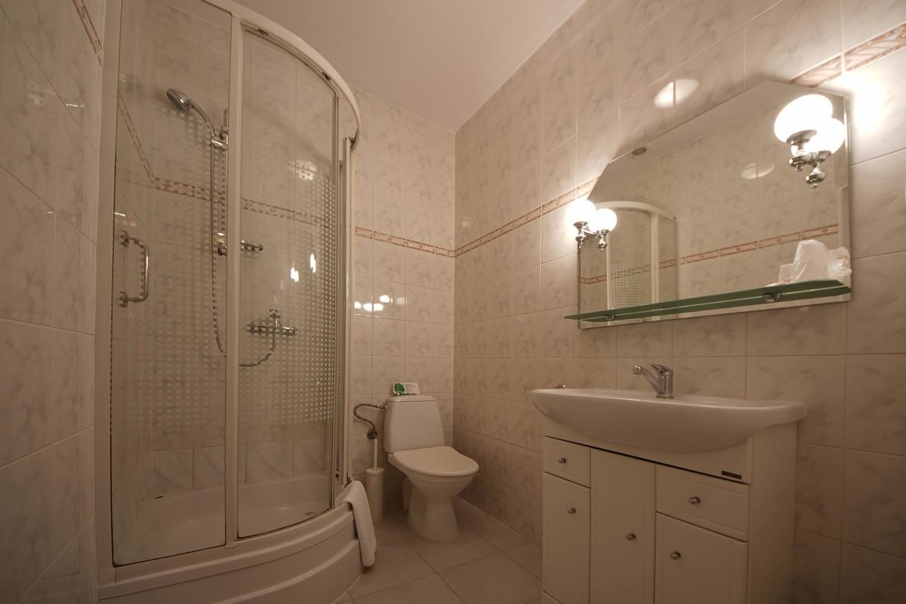 Отель Hotel Sara Kolo