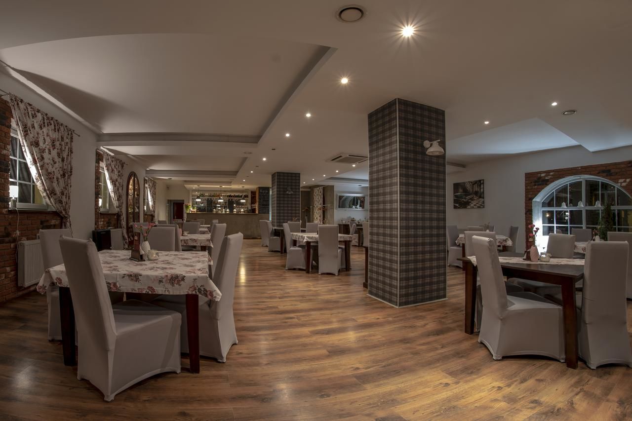 Отель Hotel Sara Kolo