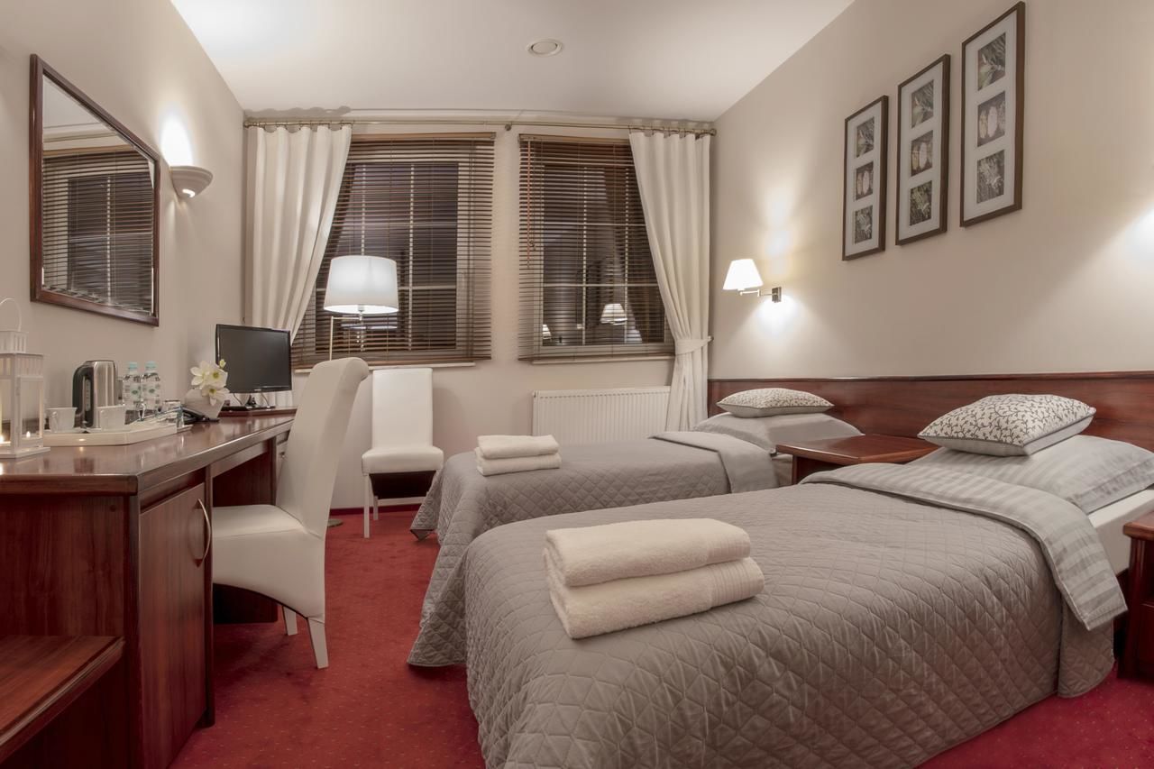 Отель Hotel Sara Kolo-8