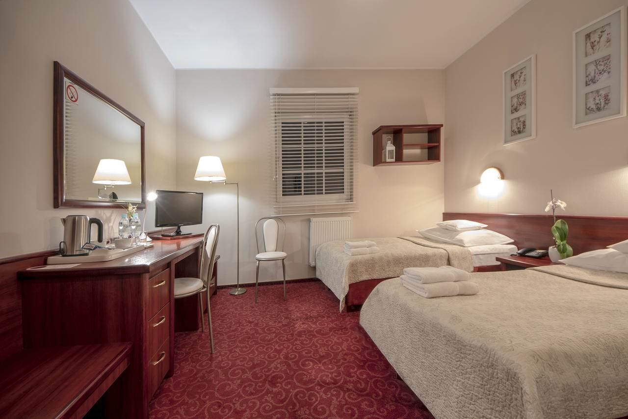 Отель Hotel Sara Kolo-11