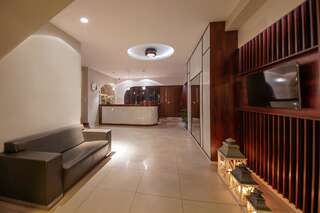 Отель Hotel Sara Kolo-0