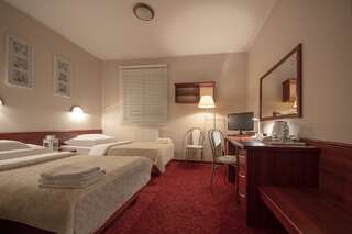 Отель Hotel Sara Kolo Стандартный двухместный номер с 2 отдельными кроватями-1
